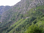 Sul lato opposto l'Alpe Stavelli (mt.1493)